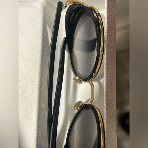 Woman’s Jimmy Choo Sunglasses. - Picture 8 of 9